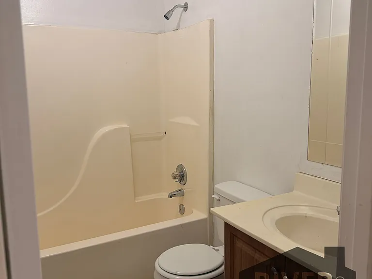 411 E Roosevelt Ave #D — Photo 12