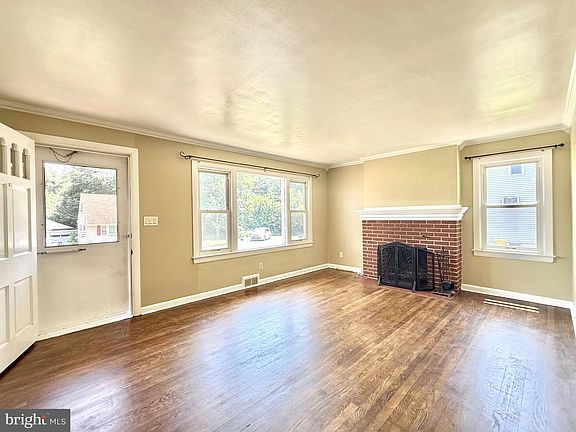 3rd image of 61 Colson St