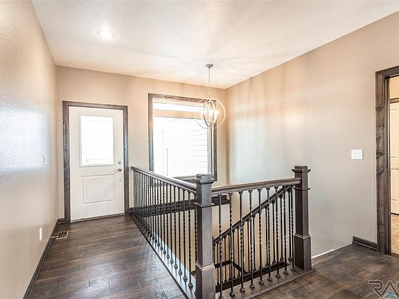 4th image of 1313 W Pinewood Cir