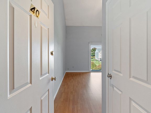 2nd image of 74 Tennis Plaza Rd Unit 40