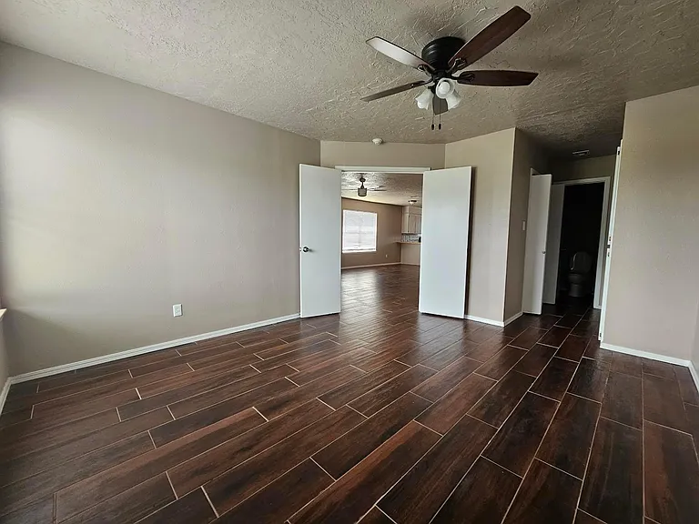 2737 NE Euclid Ave #A — Photo 4