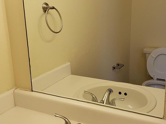 5th image of 109 Heritage Dr
