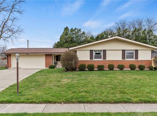 437 Warm Springs Dr, Fairborn, OH 45324