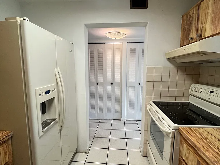 10425 SW 112th Ave — Photo 9
