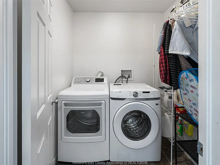 1376 Lakeview Ave — Photo 35