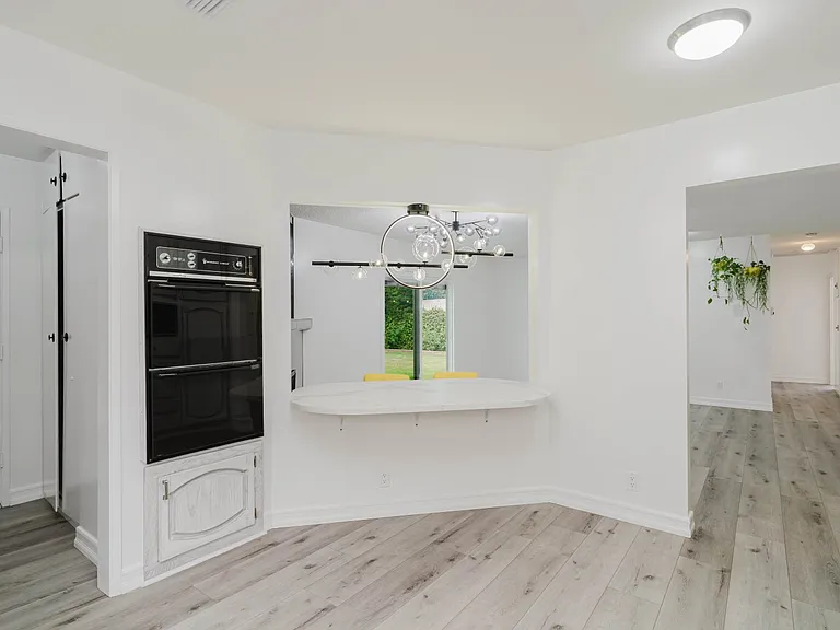 22515 Haynes St — Photo 19
