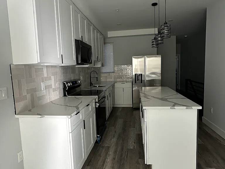 1533 N Lawrence St #1 — Photo 9