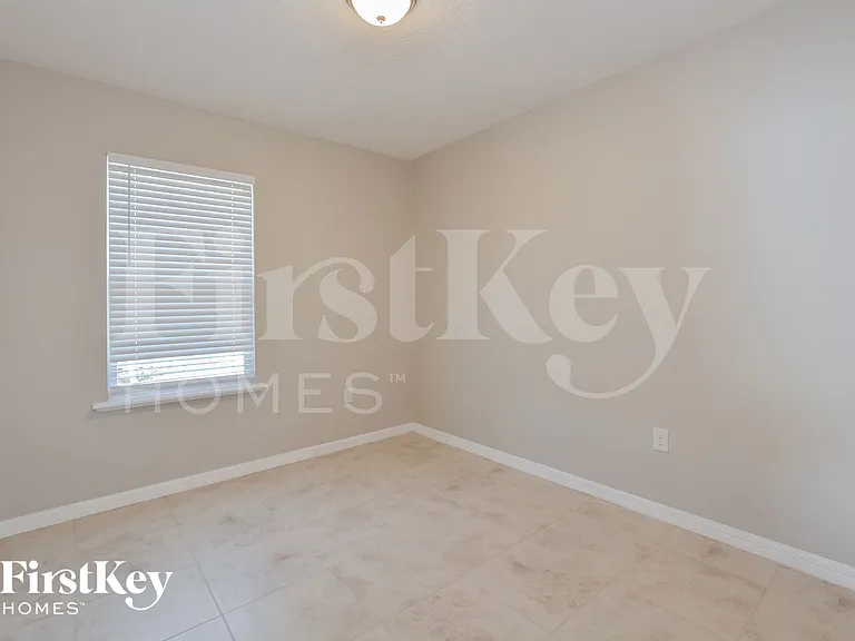 3920 Scotland St — Photo 12