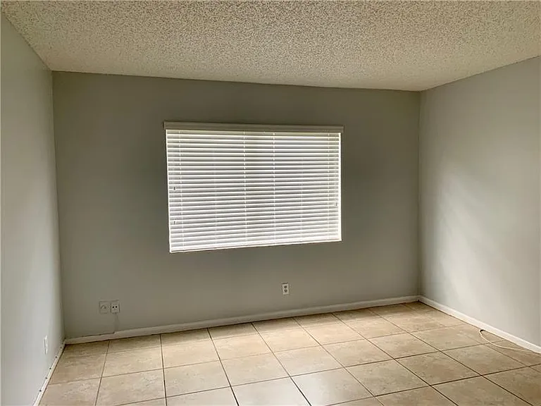 2830 Riverside Dr #102-3 — Photo 17