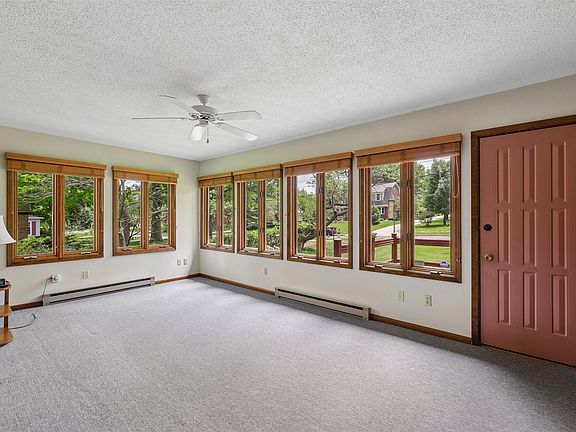 4th image of 4105 Amick Ave