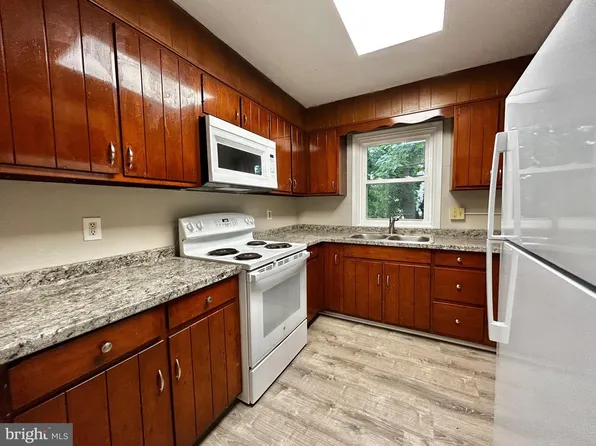 44 E 2nd St, Pottstown, PA 19464