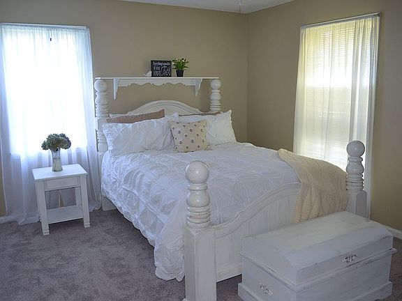 5th image of 801 Windsorwood Dr
