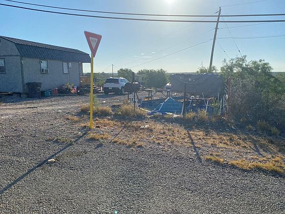3rd image of 109 Chucho Dr