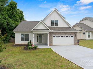 100 Holly Dr, Duncan, SC 29334
