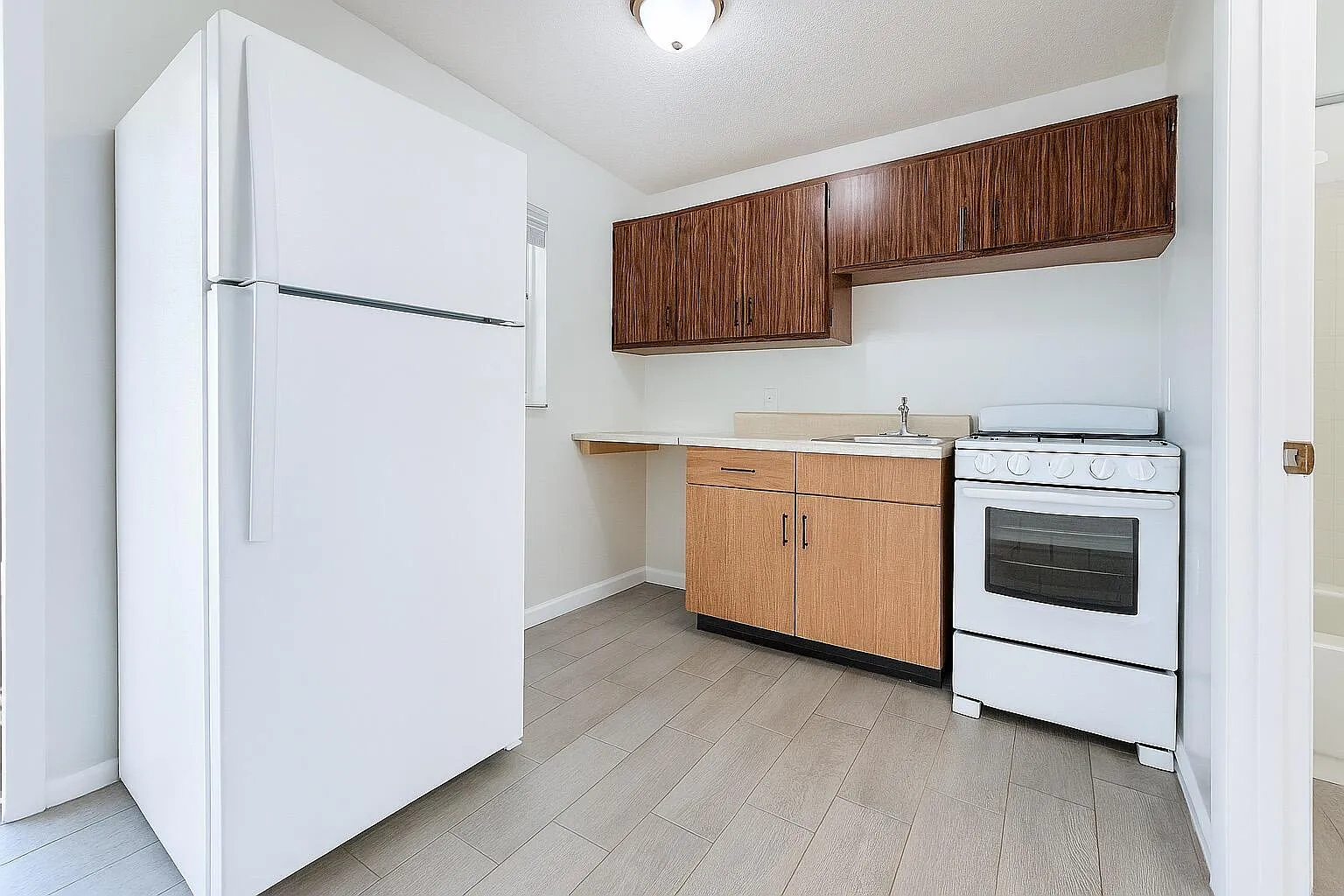 Studio, 1.0 bath, 400 sqft, $1,250 — Photo 2
