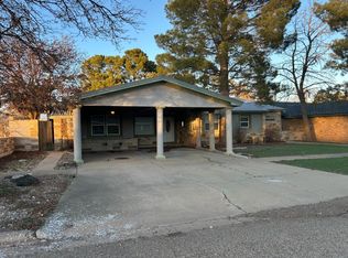 604 17th St, Seagraves, TX 79359