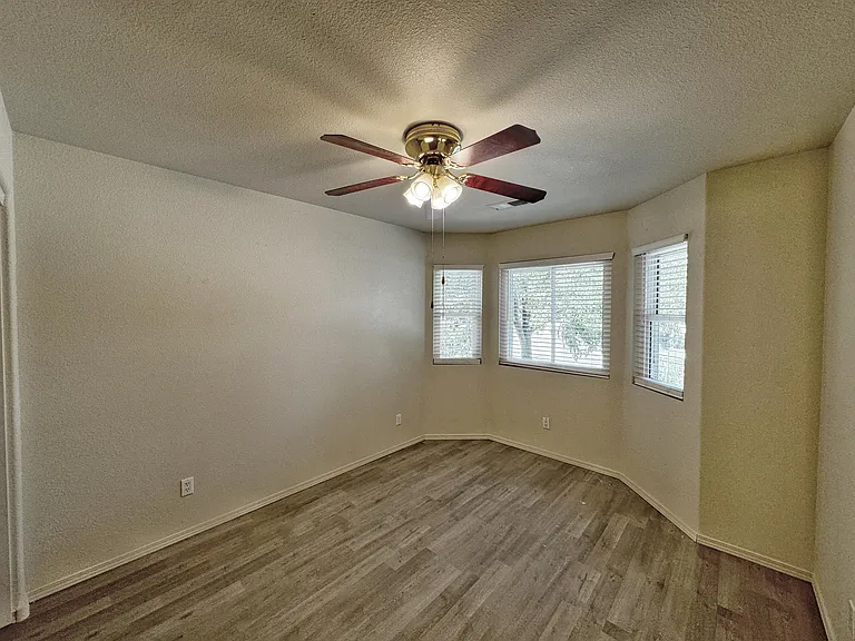 7152 Elk Creek Rd NE — Photo 26