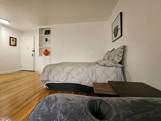 Sold by KNY Realty Group LLC | media 36