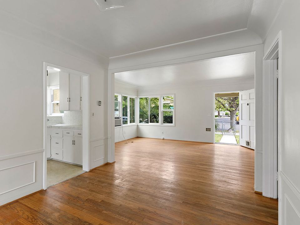 1st image of 1007 W Angeleno Ave APT A