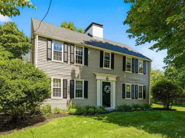 100 Turkey Hill Rd, Newburyport, MA 01950