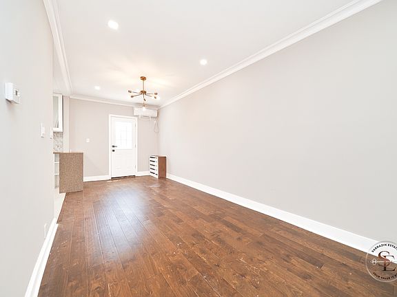2nd image of 251 Brinsmade Ave #2