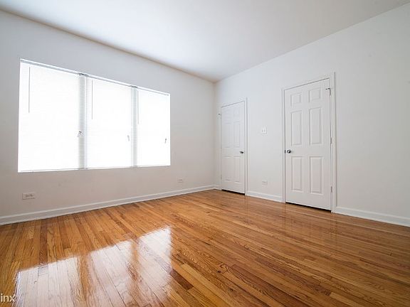 5956 W North Apartments Chicago Bedroom_6