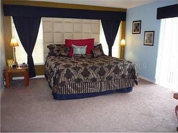 4th image of 527 Bentley St