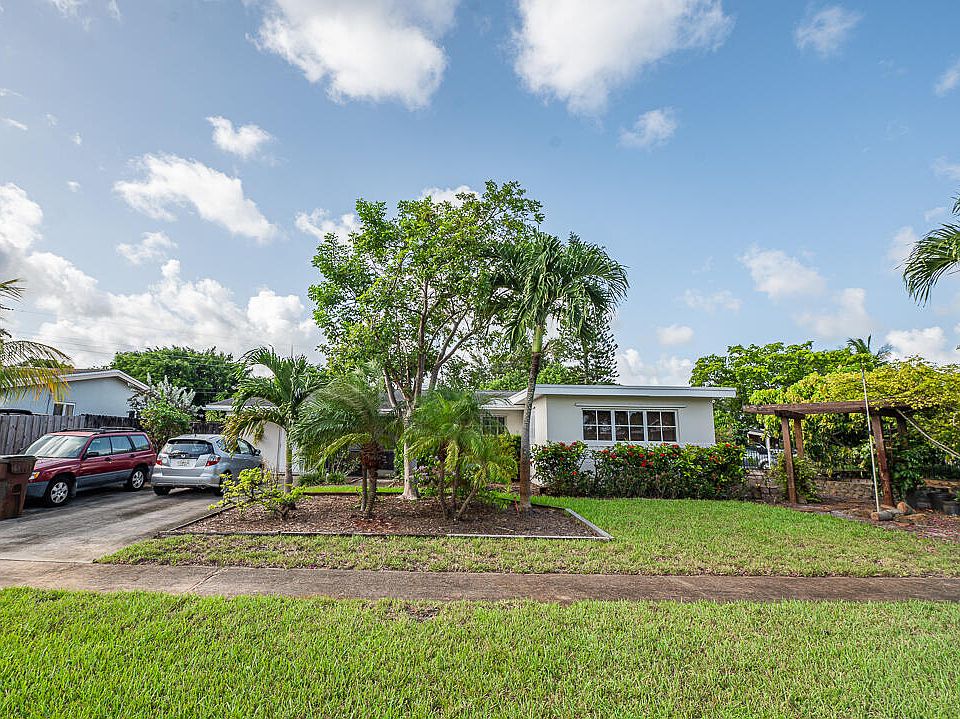1st image of 3633 SW 21st Street