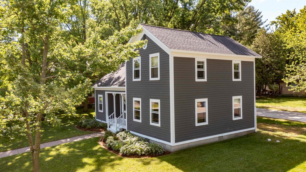 201 Mill St, Amherst, WI - View 2