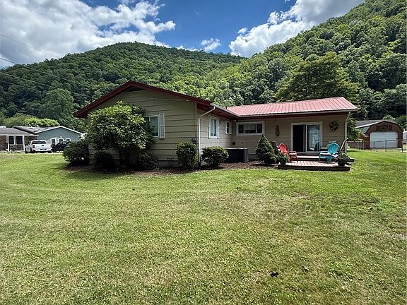 2nd image of 34 Dogwood Ln