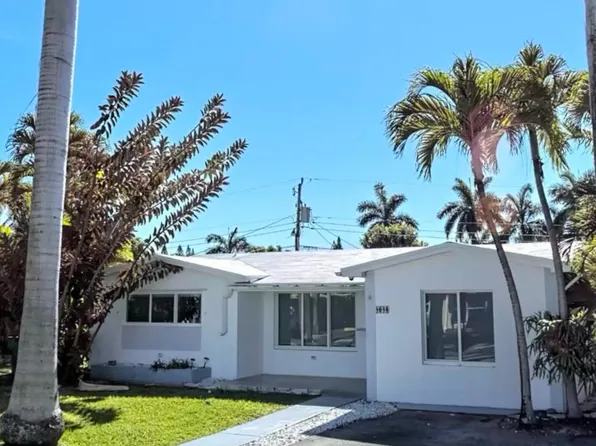 1016 NE 4th St, Hallandale, FL 33009