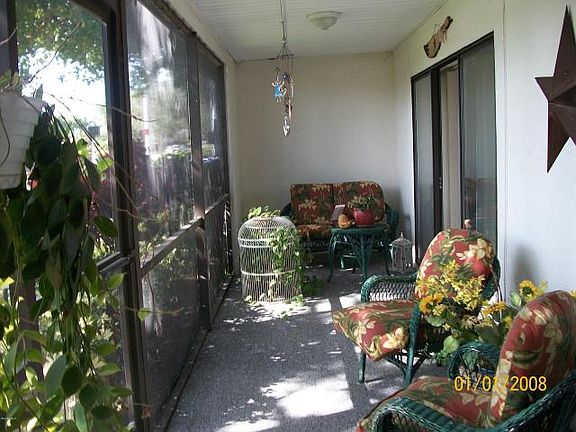 4th image of 545 Summerset Ct