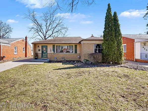 311 Pioneer Dr, Pontiac, MI 48341