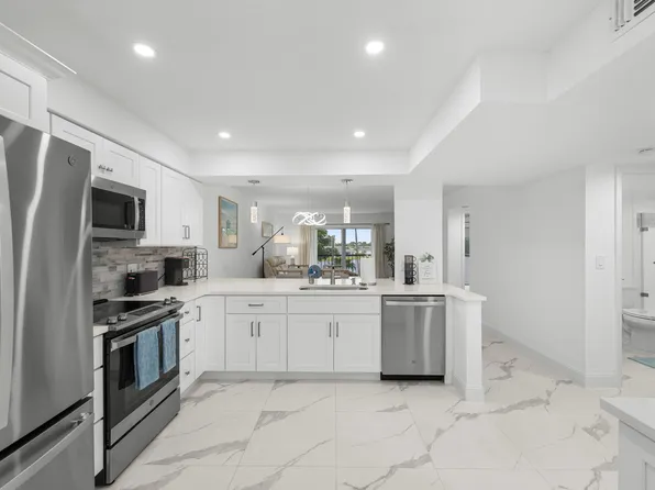6936 Huntington Ln APT 302, Delray Beach, FL 33446