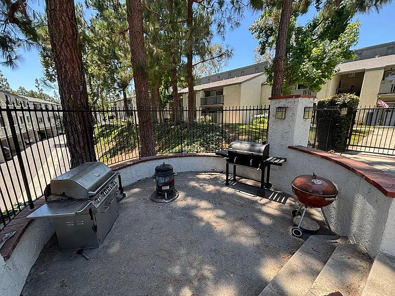 1819 Brea Blvd — Photo 20