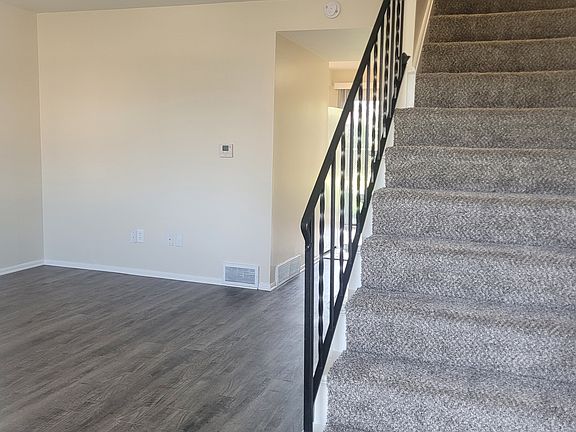 2nd image of 550 W Walnut St