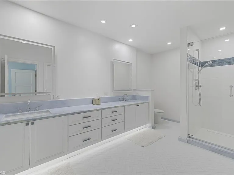 360 Carlton Pl #11 — Photo 25