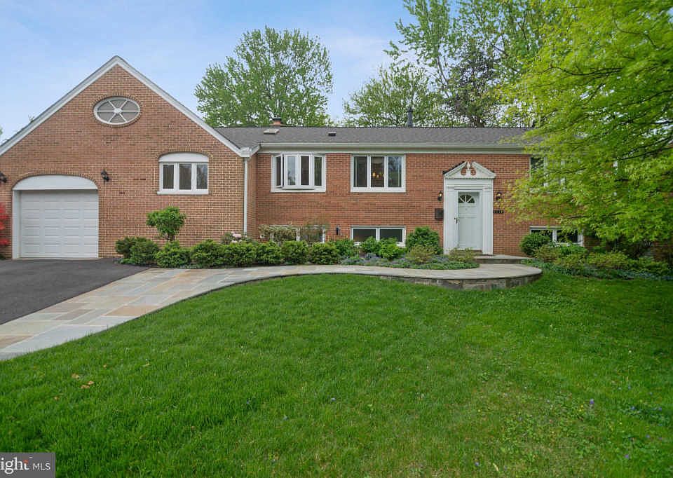 1st image of 6933 Southridge Dr