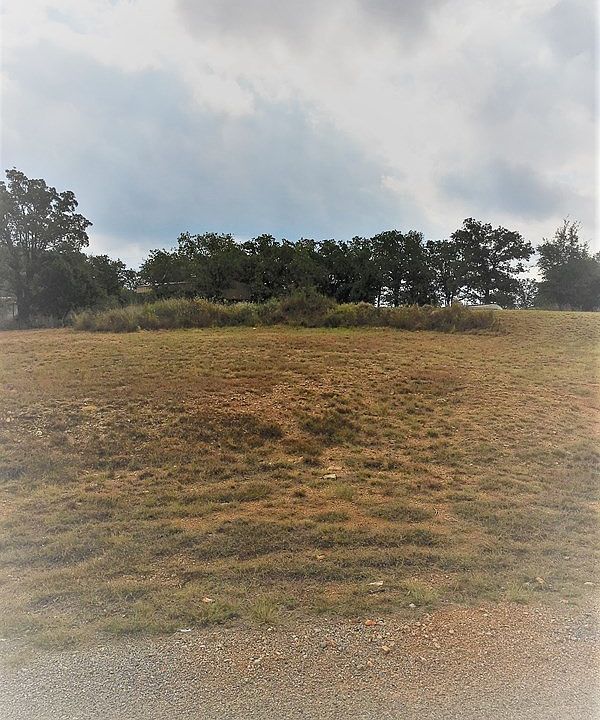 1st image of 2061 Hillcrest Dr