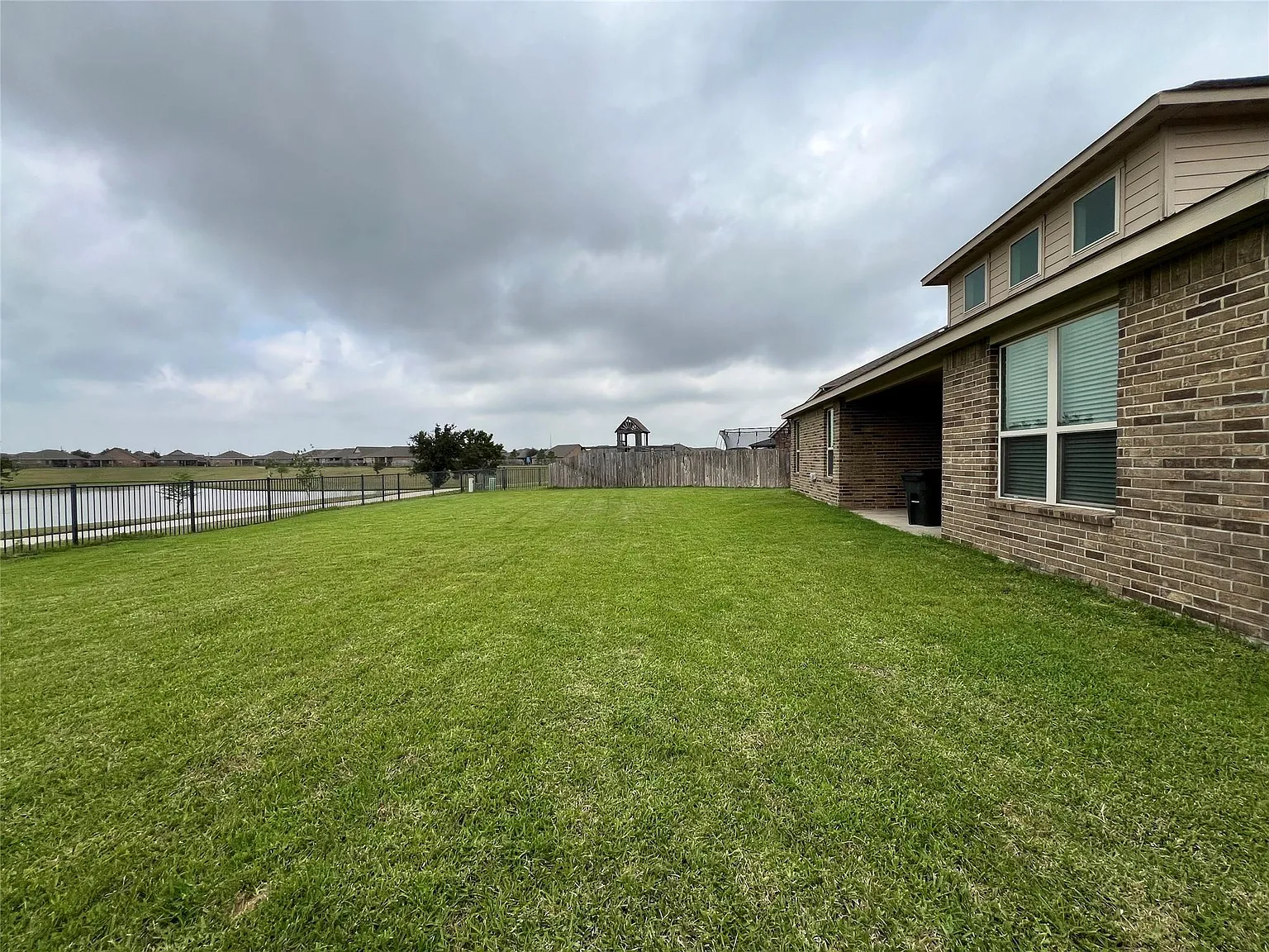 4 bed, 3.0 bath, 3727 sqft, $3,790 — Photo 2