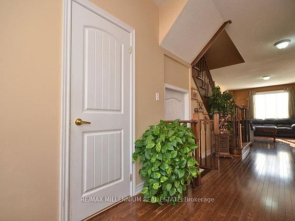 3rd image of 68 Skyvalley Dr