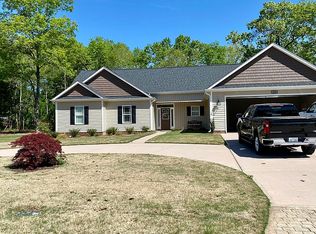 104 Village Dr, Broadway, NC 27505