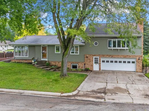 402 N Minnesota St, Marshall, MN 56258