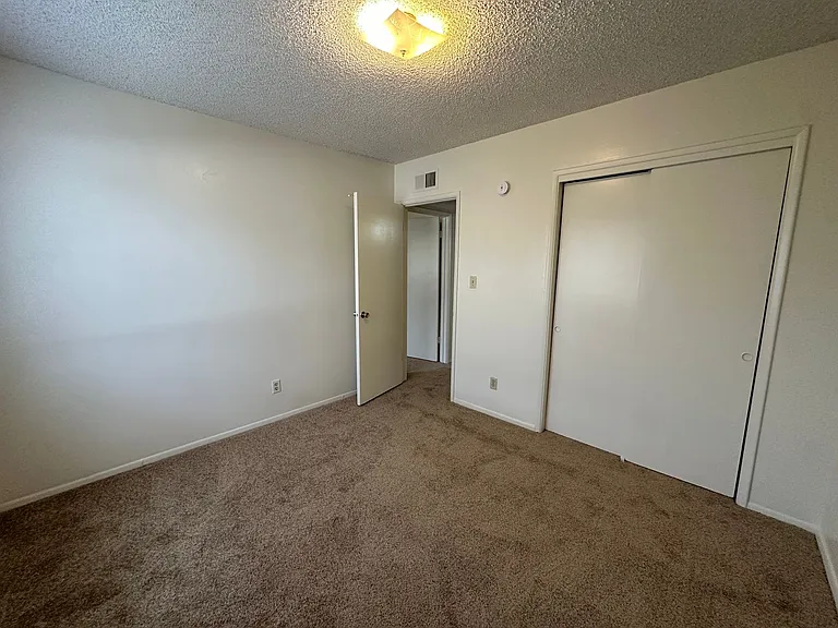 810 S Kolb Rd #4 — Photo 7