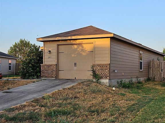 2nd image of 205 Millers Loop