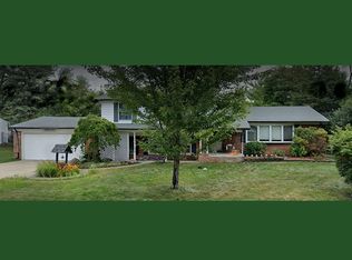 26230 Kiltartan St, Farmington Hills, MI 48334