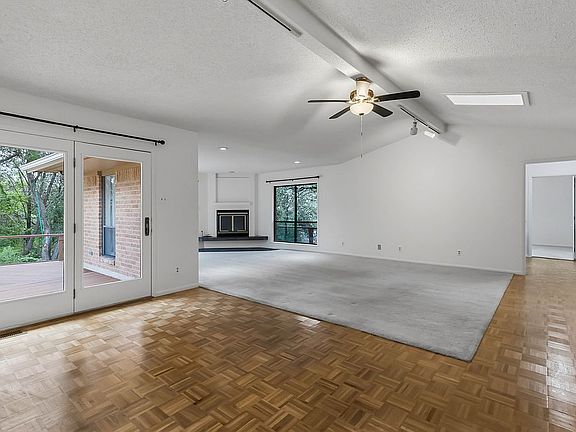 3rd image of 103 Mission Dr