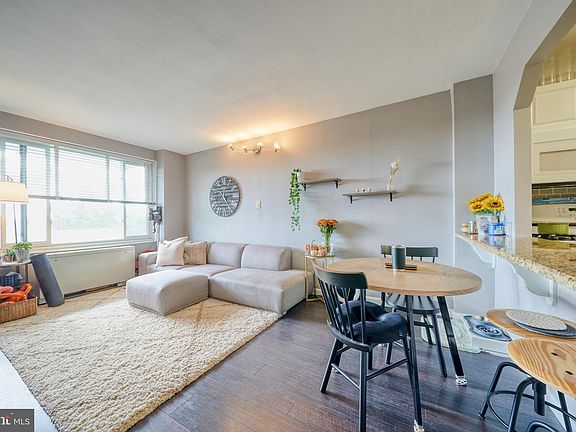 5th image of 4501 Arlington Blvd APT 615