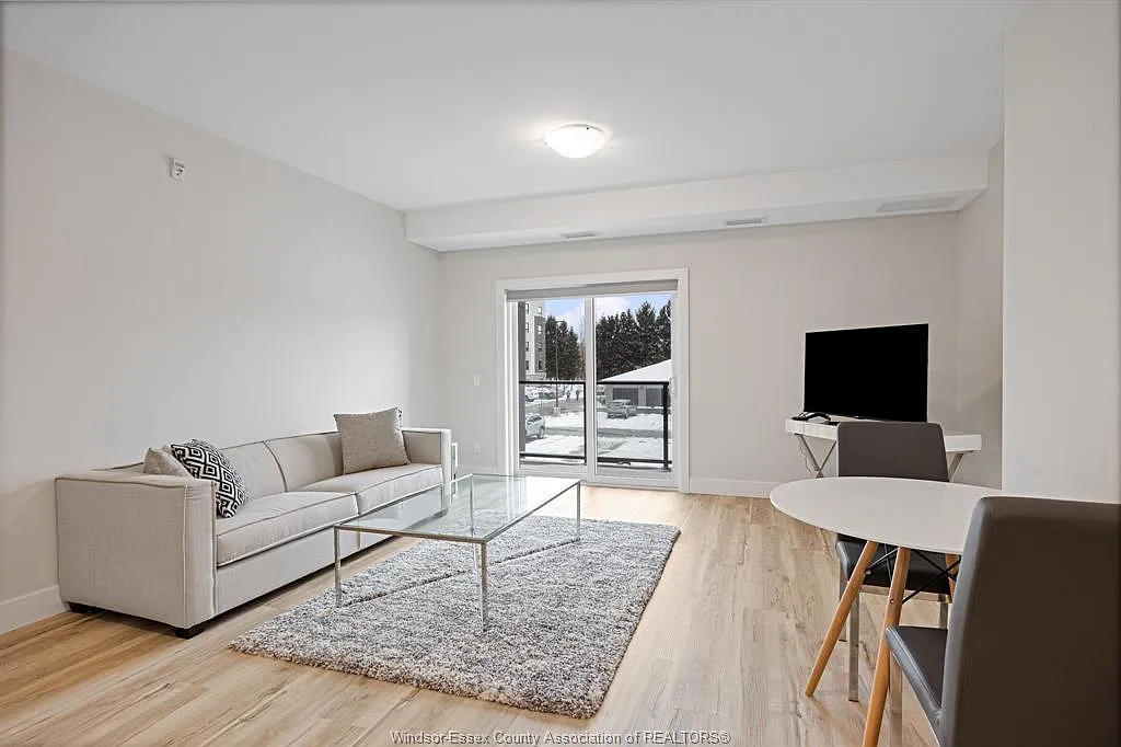 1 bed, 1.5 bath, 882 sqft, $1,995 — Photo 4