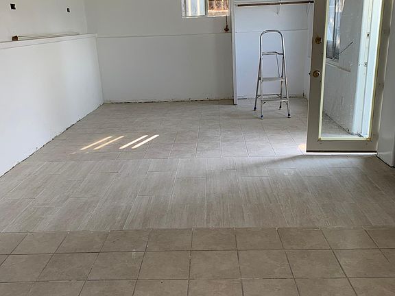 3rd image of 4176 Manzanita Dr